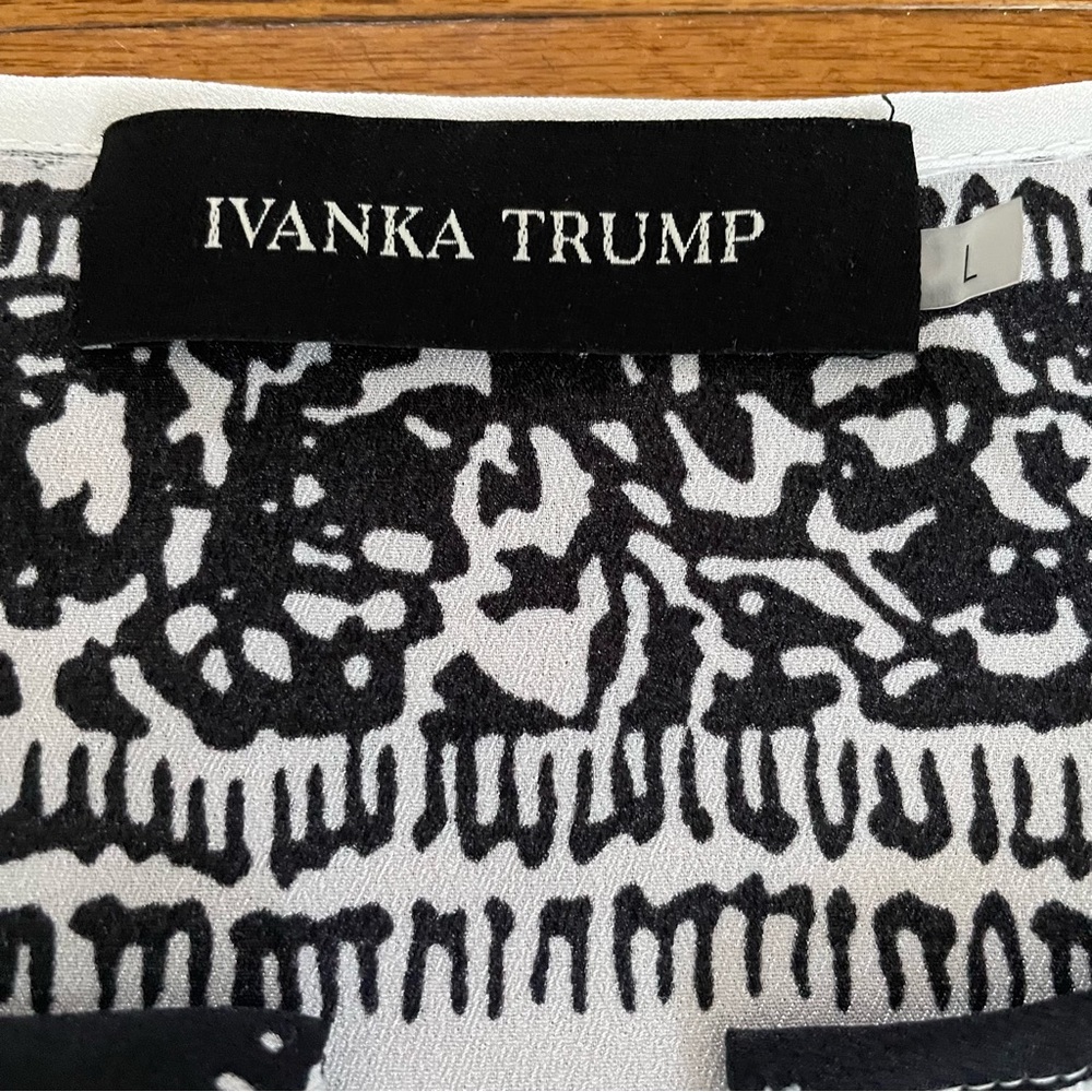 Ivanka Trump Black White Stripe Floral Henley Neckline Blouse Women’s Large - Picture 5 of 5